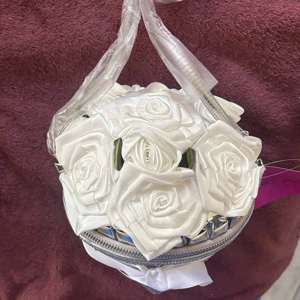 Elegant Silver and White Floral Cone Bag - Betsey Johnson - Picture 3 of 4